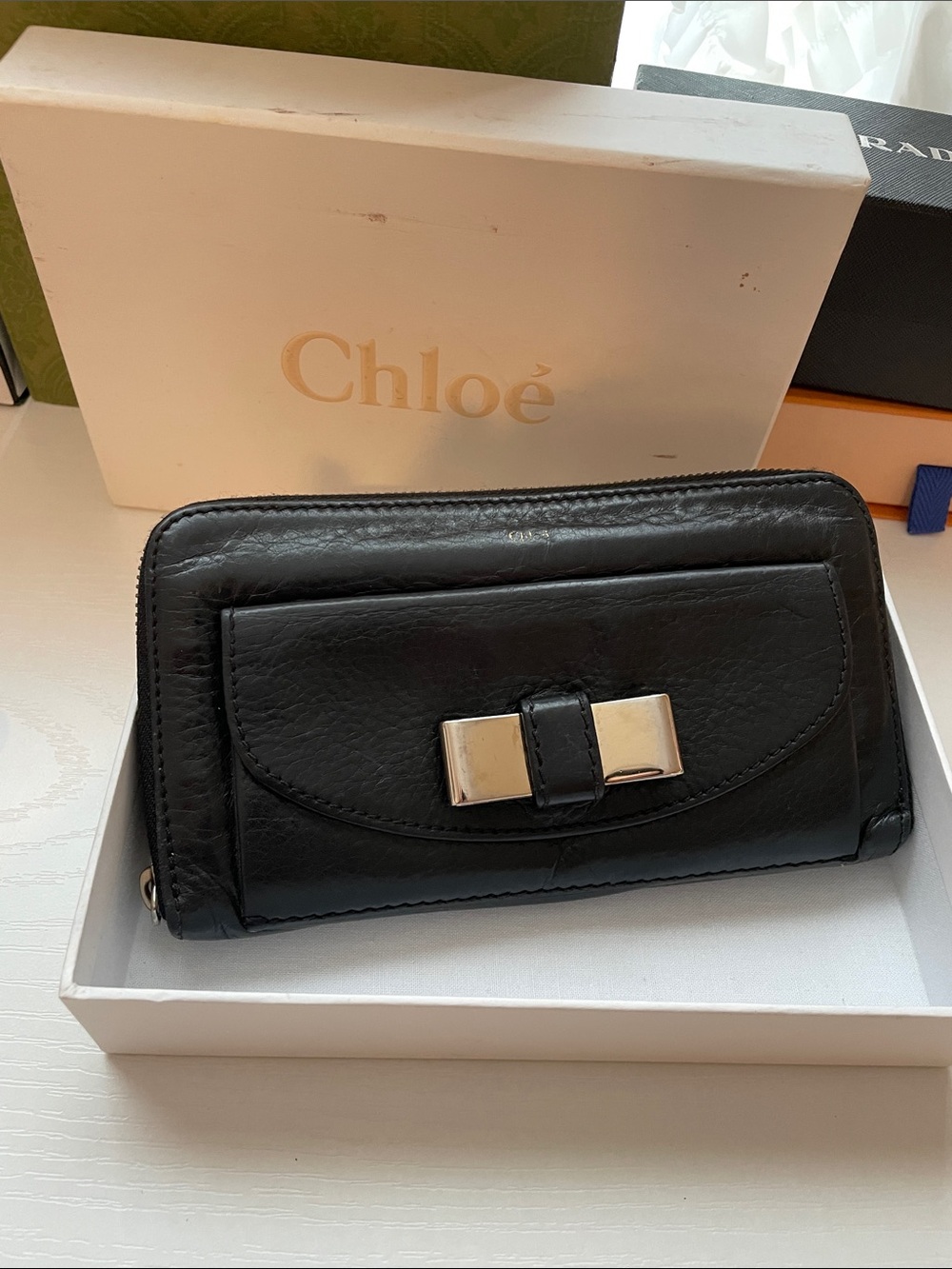 Chloé Black Leather Bow Zip Wallet